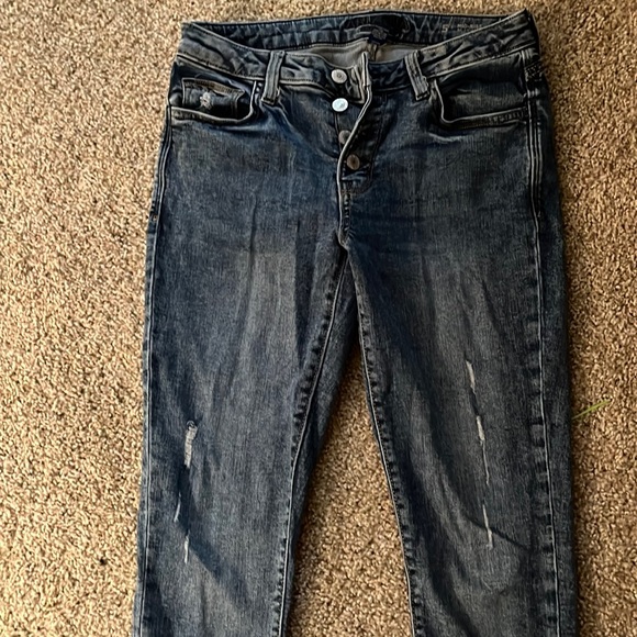 Distressed button-up jeans - Picture 1 of 3